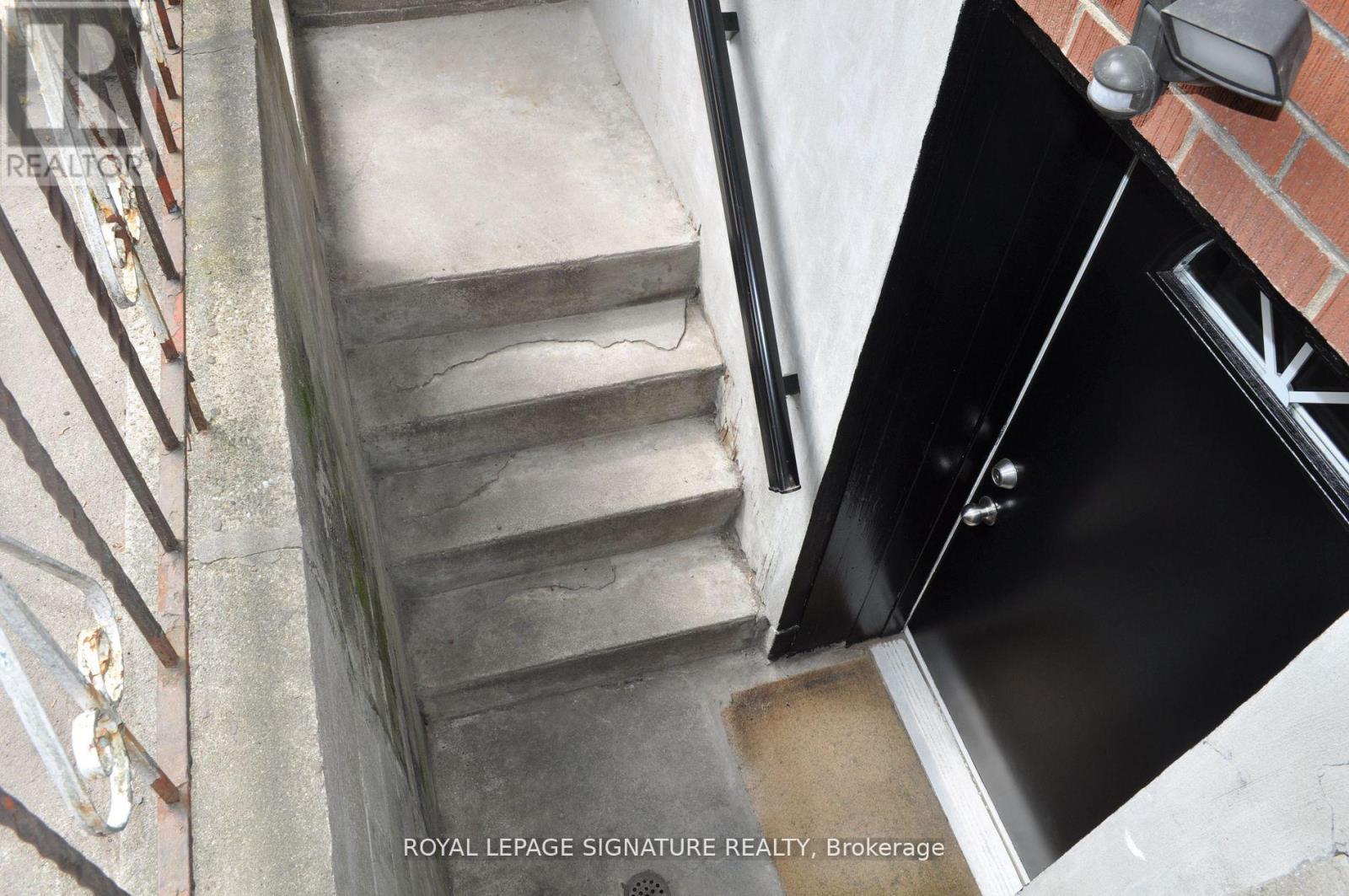 Lower - 229 Winona Drive, Toronto, Ontario  M6C 3S4 - Photo 15 - C12989700