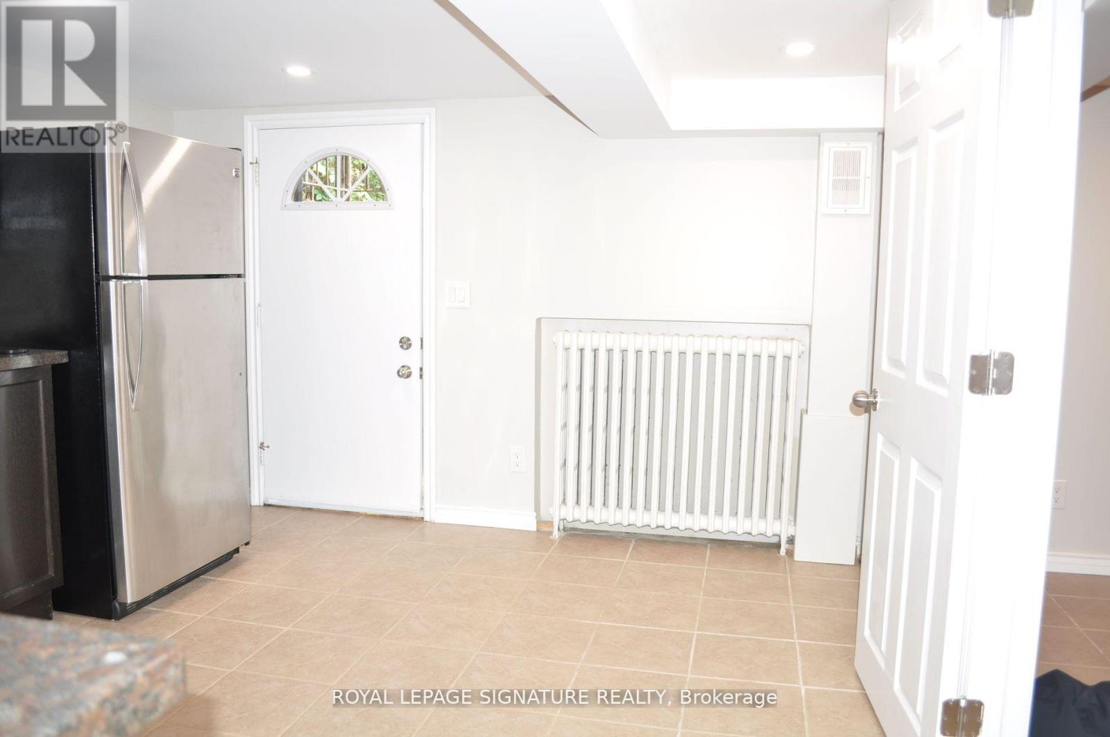 Lower - 229 Winona Drive, Toronto, Ontario  M6C 3S4 - Photo 8 - C12989700