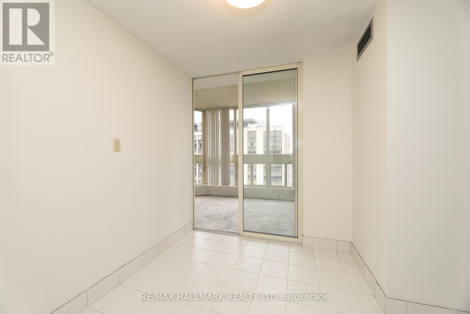 1704 - 10 Kenneth Avenue, Toronto, Ontario  M2N 6K6 - Photo 17 - C12989758