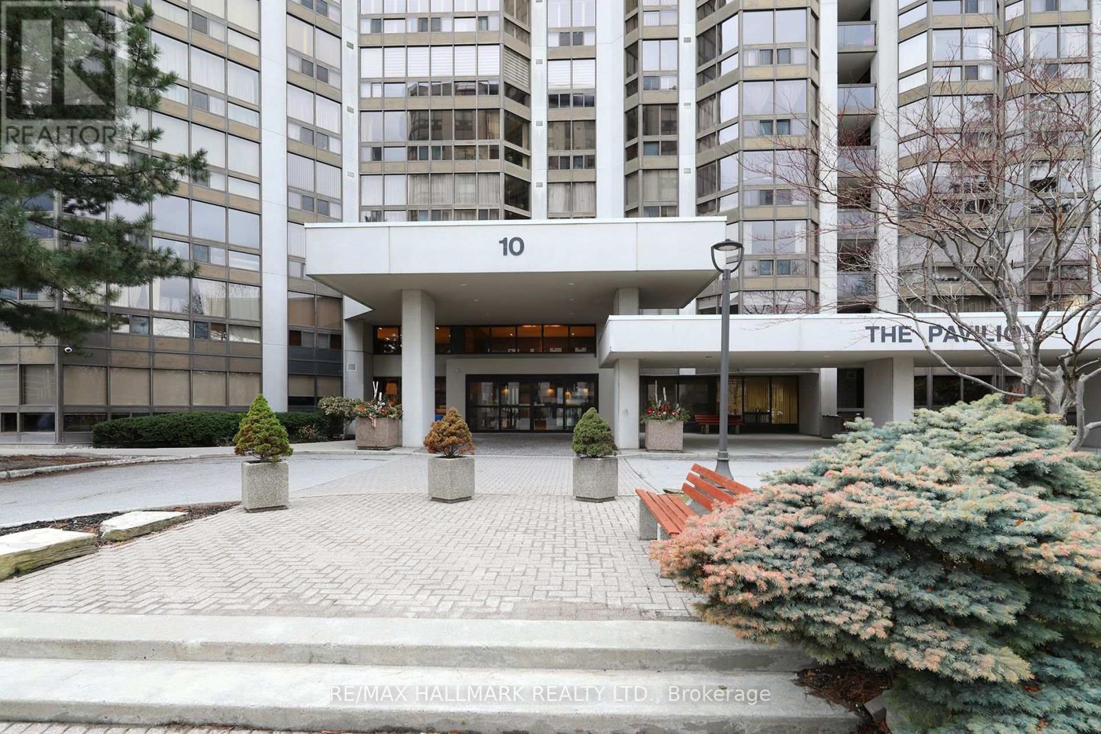 1704 - 10 Kenneth Avenue, Toronto, Ontario  M2N 6K6 - Photo 2 - C12989758