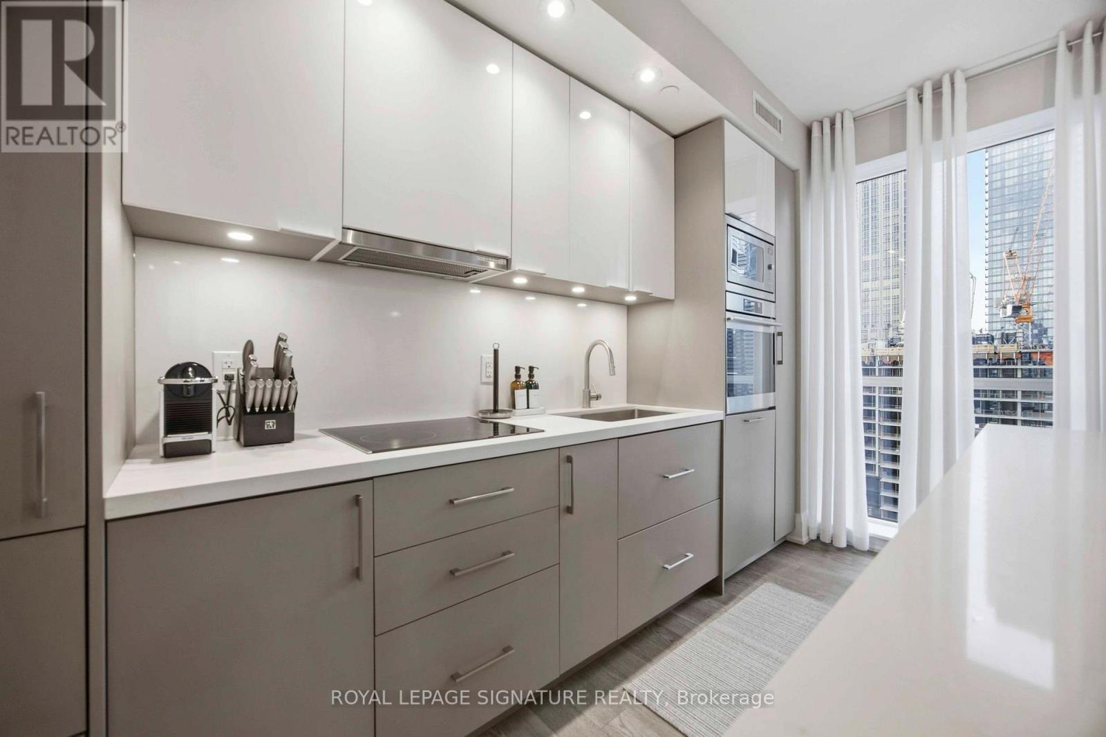 2307 - 88 Cumberland Street, Toronto, Ontario  M5R 0C8 - Photo 7 - C12989764