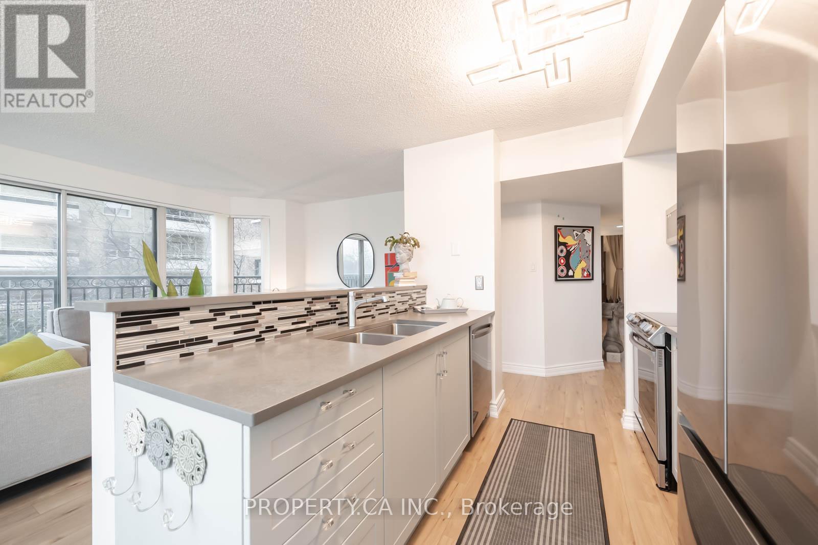 202 - 97 Lawton Boulevard, Toronto, Ontario  M4V 1Z6 - Photo 13 - C12989768