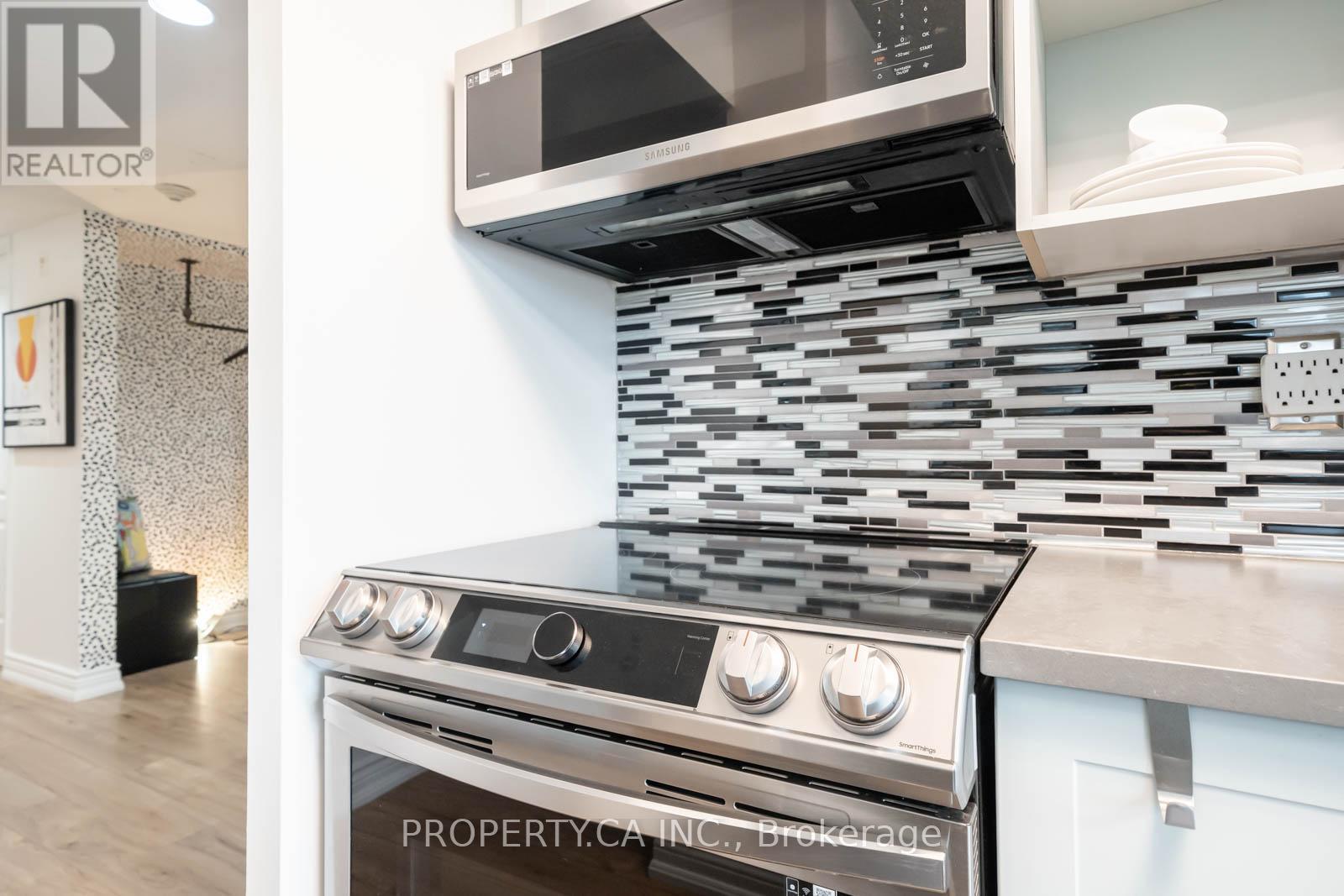 202 - 97 Lawton Boulevard, Toronto, Ontario  M4V 1Z6 - Photo 18 - C12989768