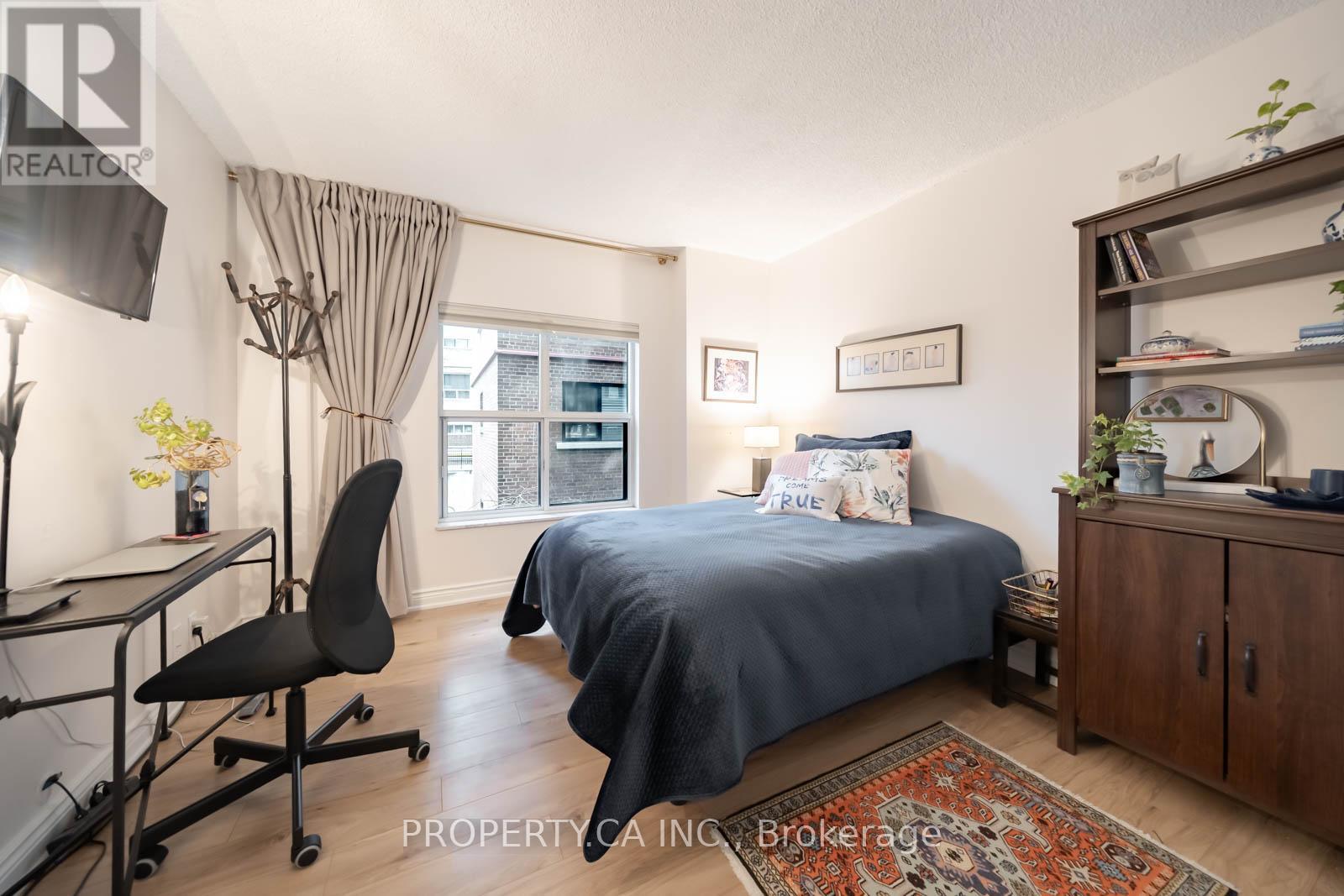 202 - 97 Lawton Boulevard, Toronto, Ontario  M4V 1Z6 - Photo 27 - C12989768