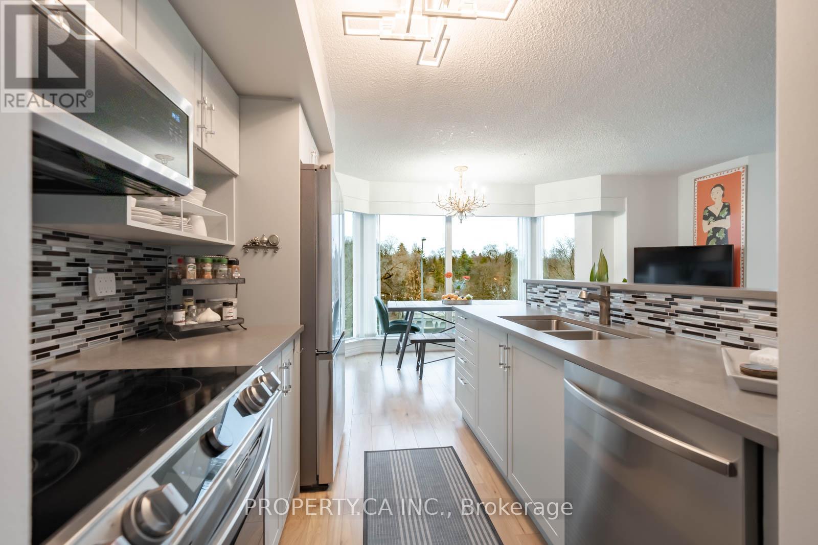 202 - 97 Lawton Boulevard, Toronto, Ontario  M4V 1Z6 - Photo 5 - C12989768