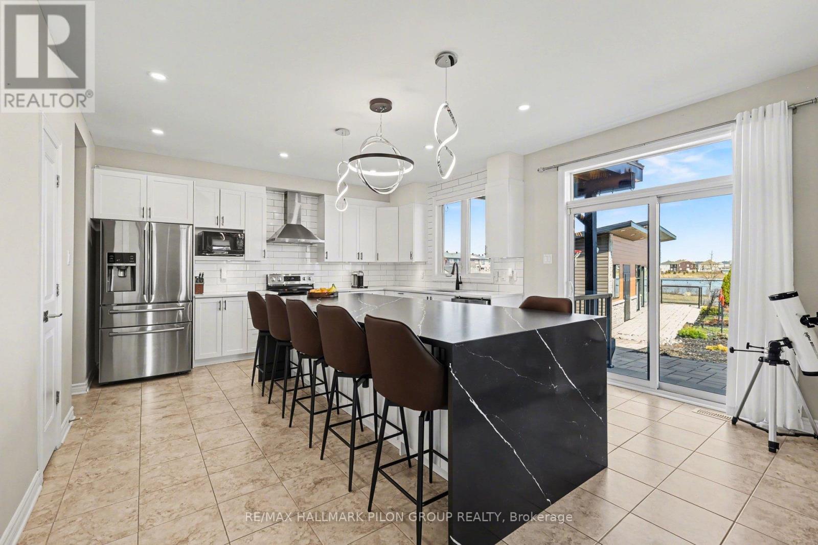 236 Esturgeon Street, Ottawa, Ontario  K4A 1G5 - Photo 8 - X12989524