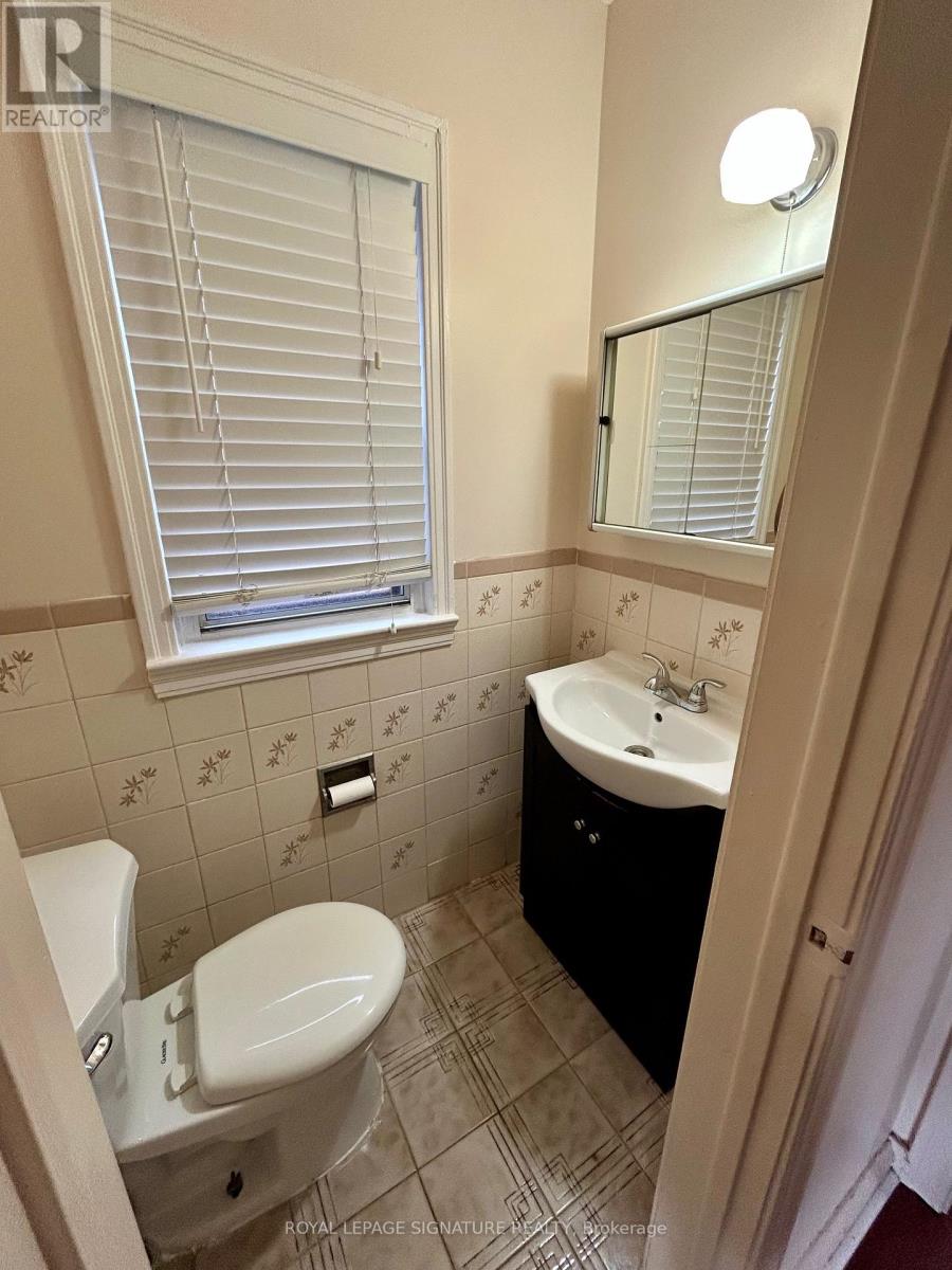 41 Daleside Crescent, Toronto, Ontario  M4A 2H7 - Photo 6 - C12989788