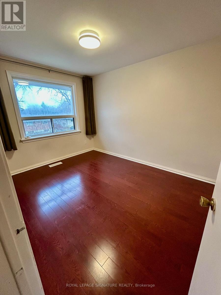 41 Daleside Crescent, Toronto, Ontario  M4A 2H7 - Photo 7 - C12989788