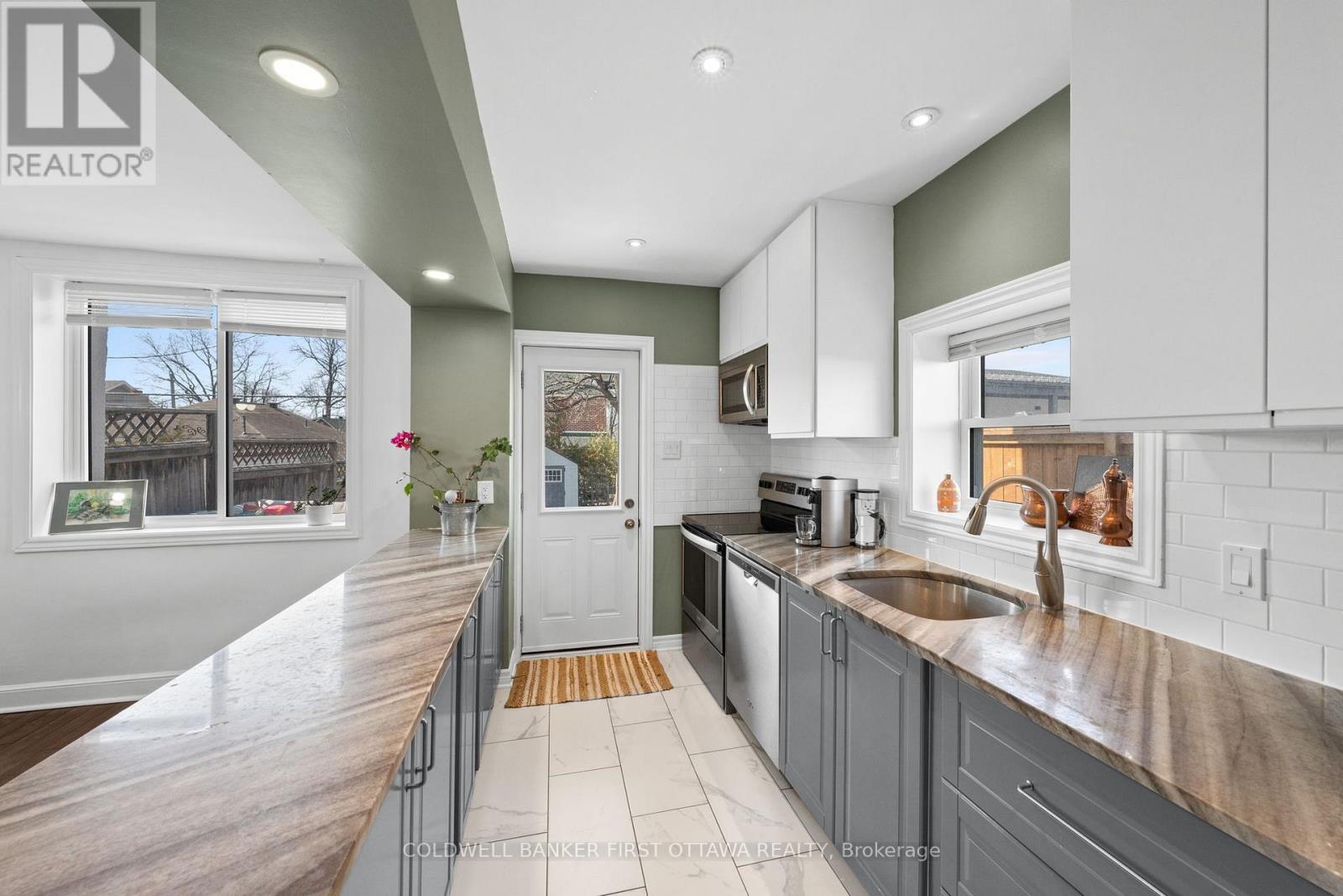 12 Stevenson Avenue, Ottawa, Ontario  K1Z 6N1 - Photo 11 - X12989614