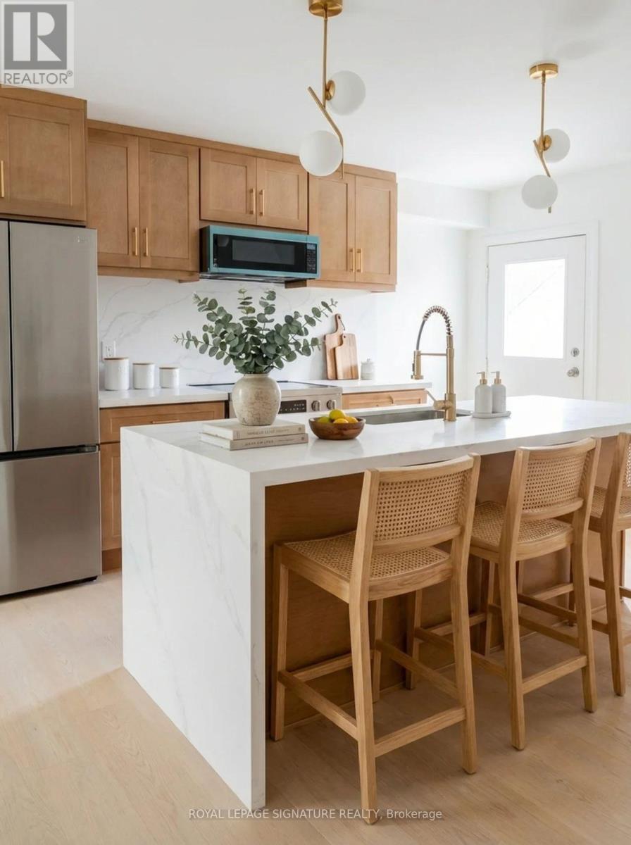 3 - 1 Bellwoods Park, Toronto, Ontario  M6J 1S4 - Photo 4 - C12989816