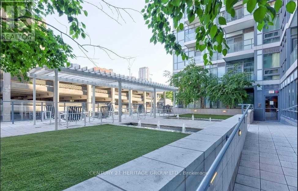 1912 - 210 Simcoe Street, Toronto, Ontario  M5T 0A9 - Photo 14 - C12989846