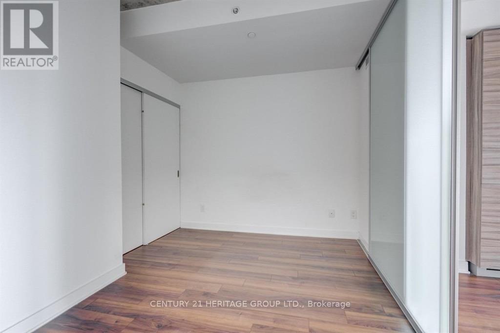 1912 - 210 Simcoe Street, Toronto, Ontario  M5T 0A9 - Photo 4 - C12989846