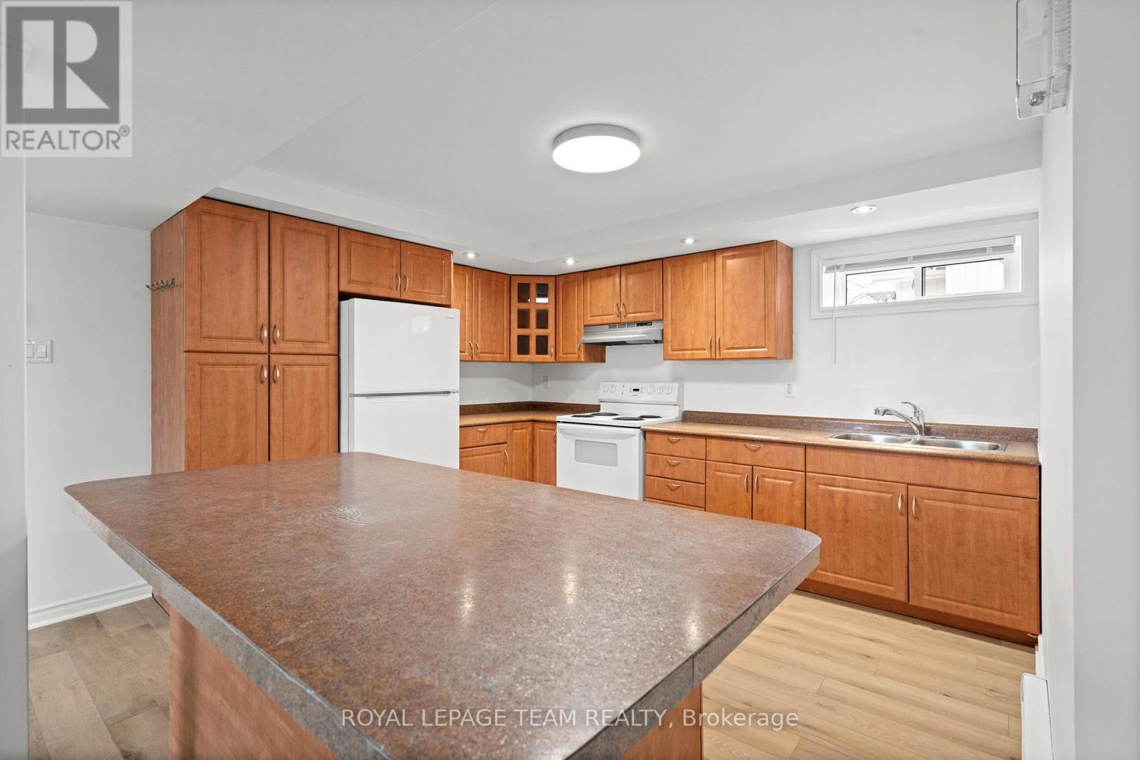 B - 1 Steel Street, Ottawa, Ontario  K1J 6R6 - Photo 6 - X12989730