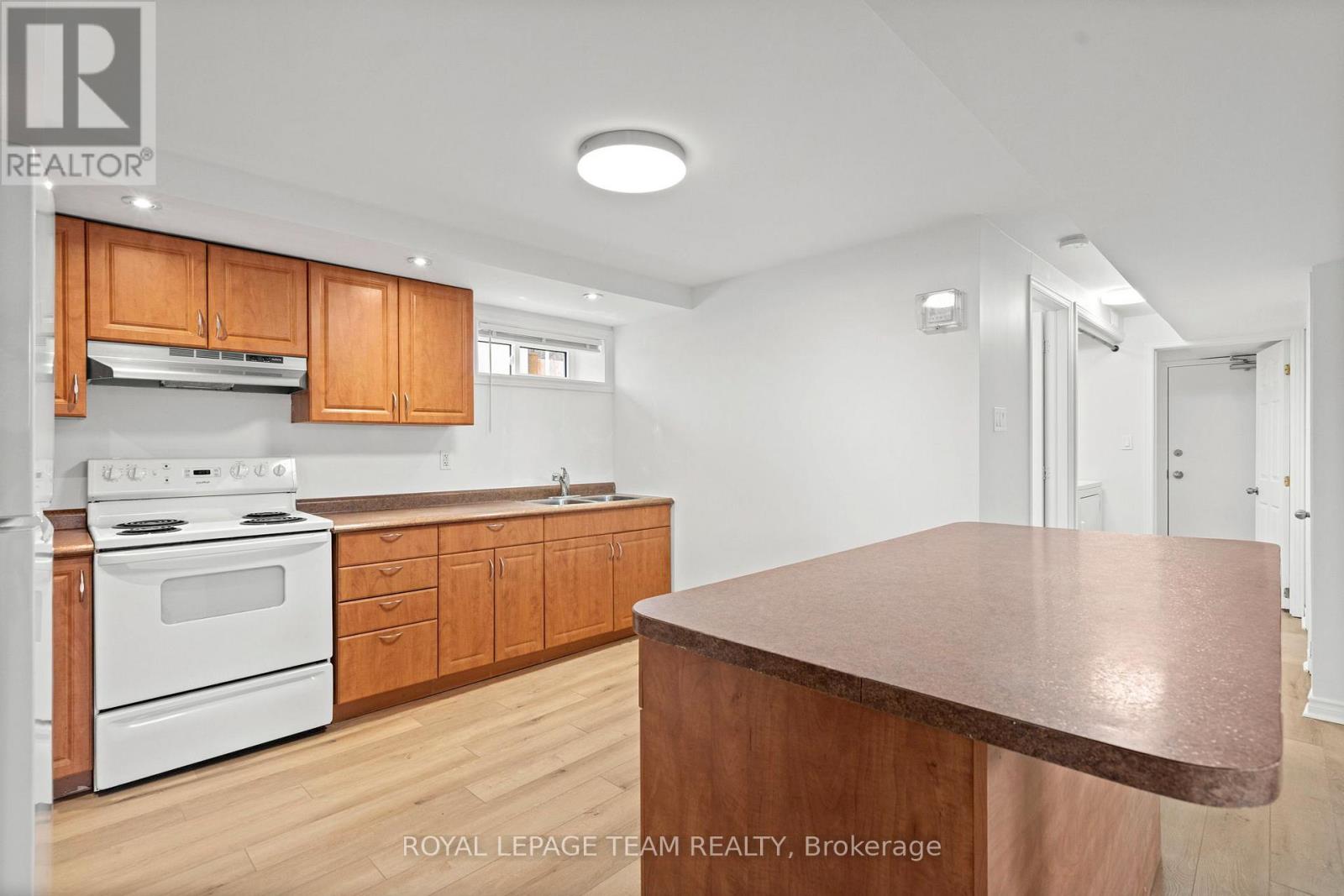 B - 1 Steel Street, Ottawa, Ontario  K1J 6R6 - Photo 7 - X12989730