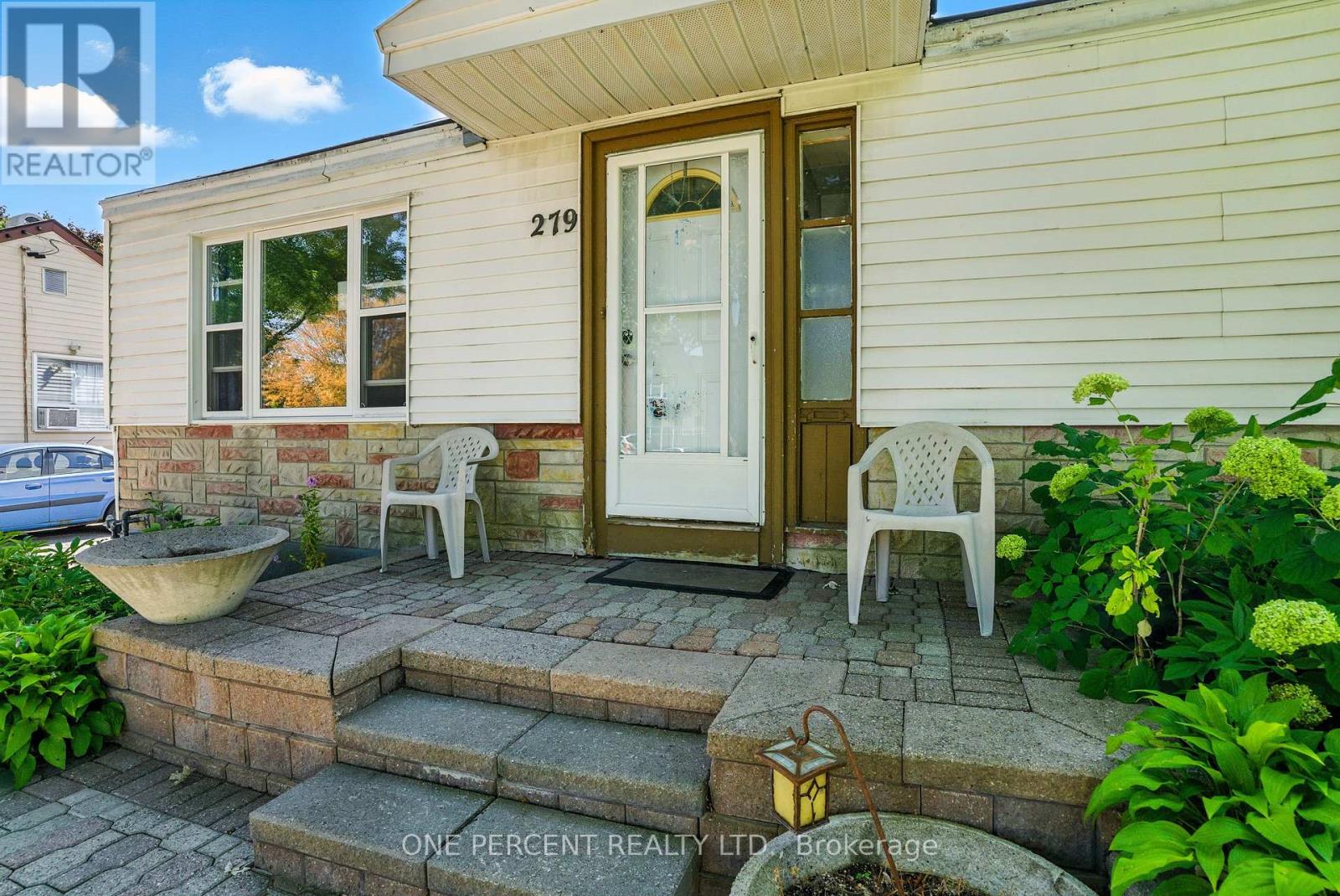 279 Anna Avenue, Ottawa, Ontario  K1Z 7V5 - Photo 2 - X12989736