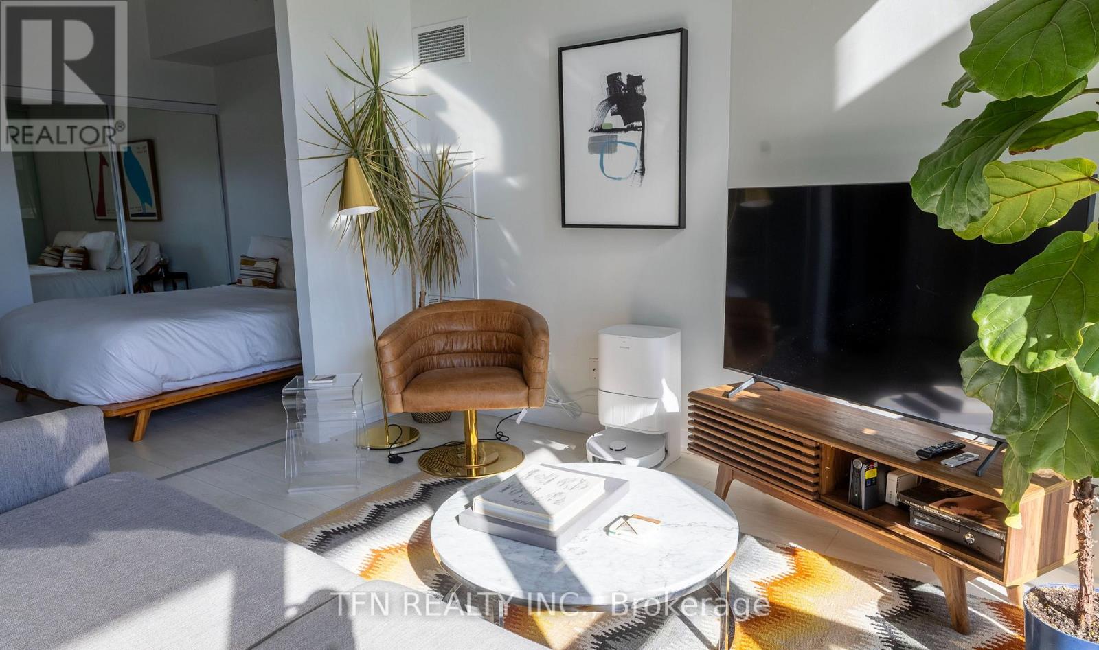 726 - 50 Bruyeres Mews, Toronto, Ontario  M5V 0H8 - Photo 11 - C12989904