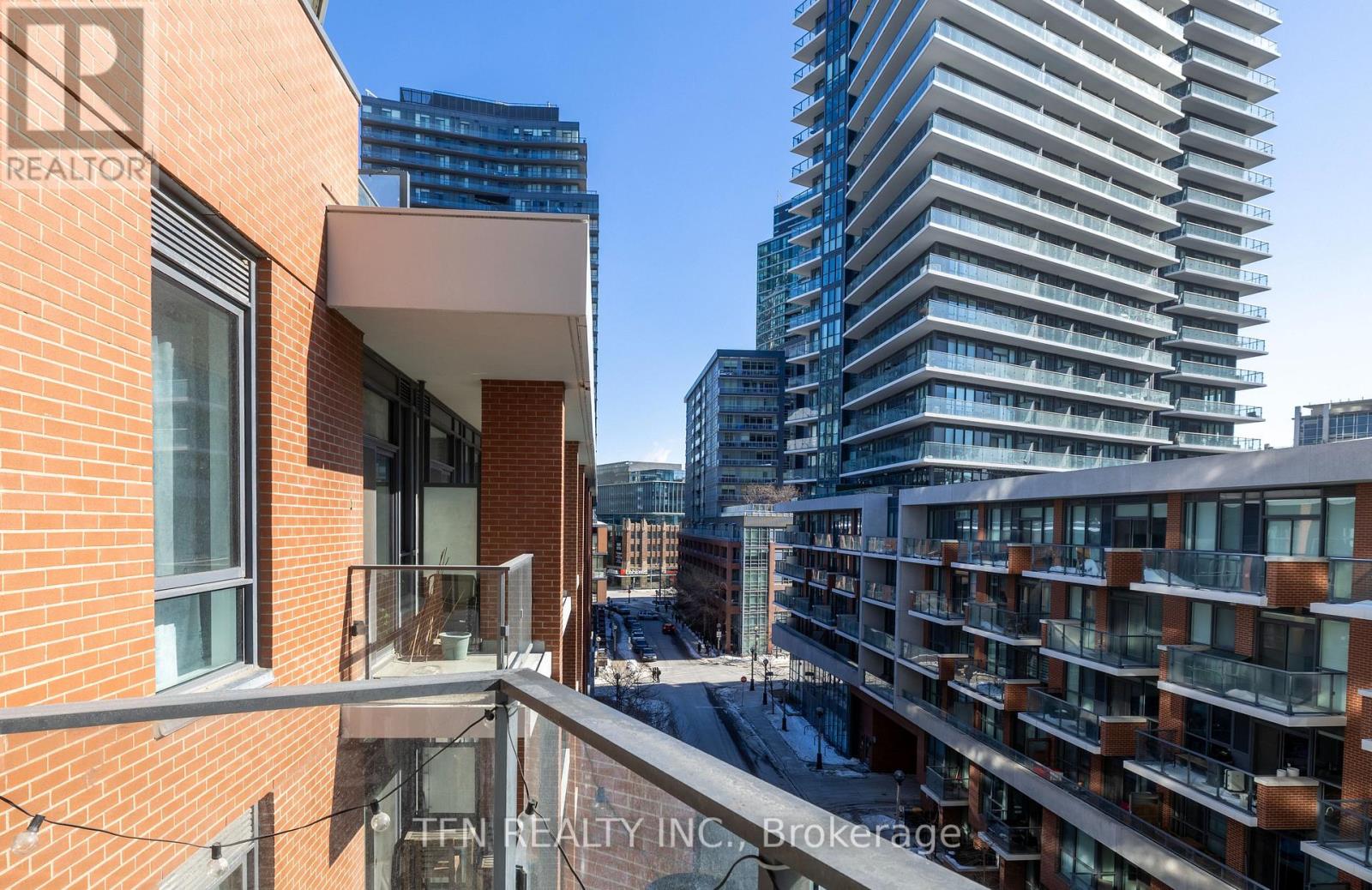 726 - 50 Bruyeres Mews, Toronto, Ontario  M5V 0H8 - Photo 15 - C12989904