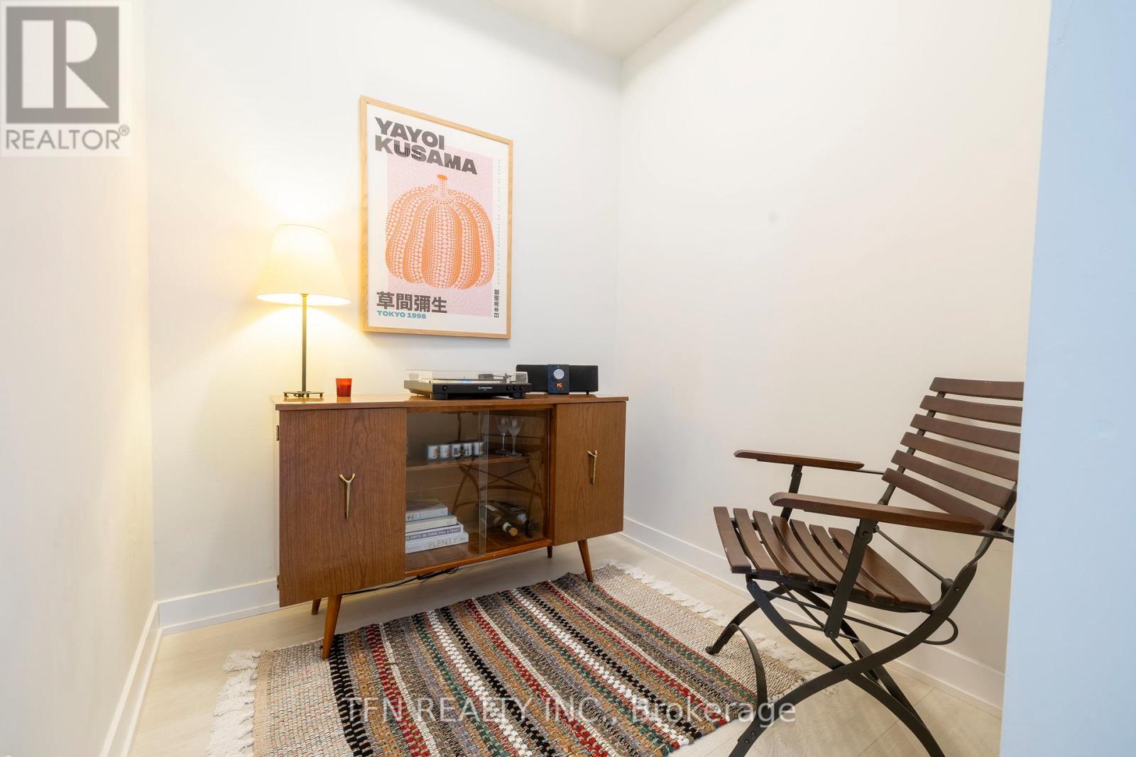 726 - 50 Bruyeres Mews, Toronto, Ontario  M5V 0H8 - Photo 4 - C12989904