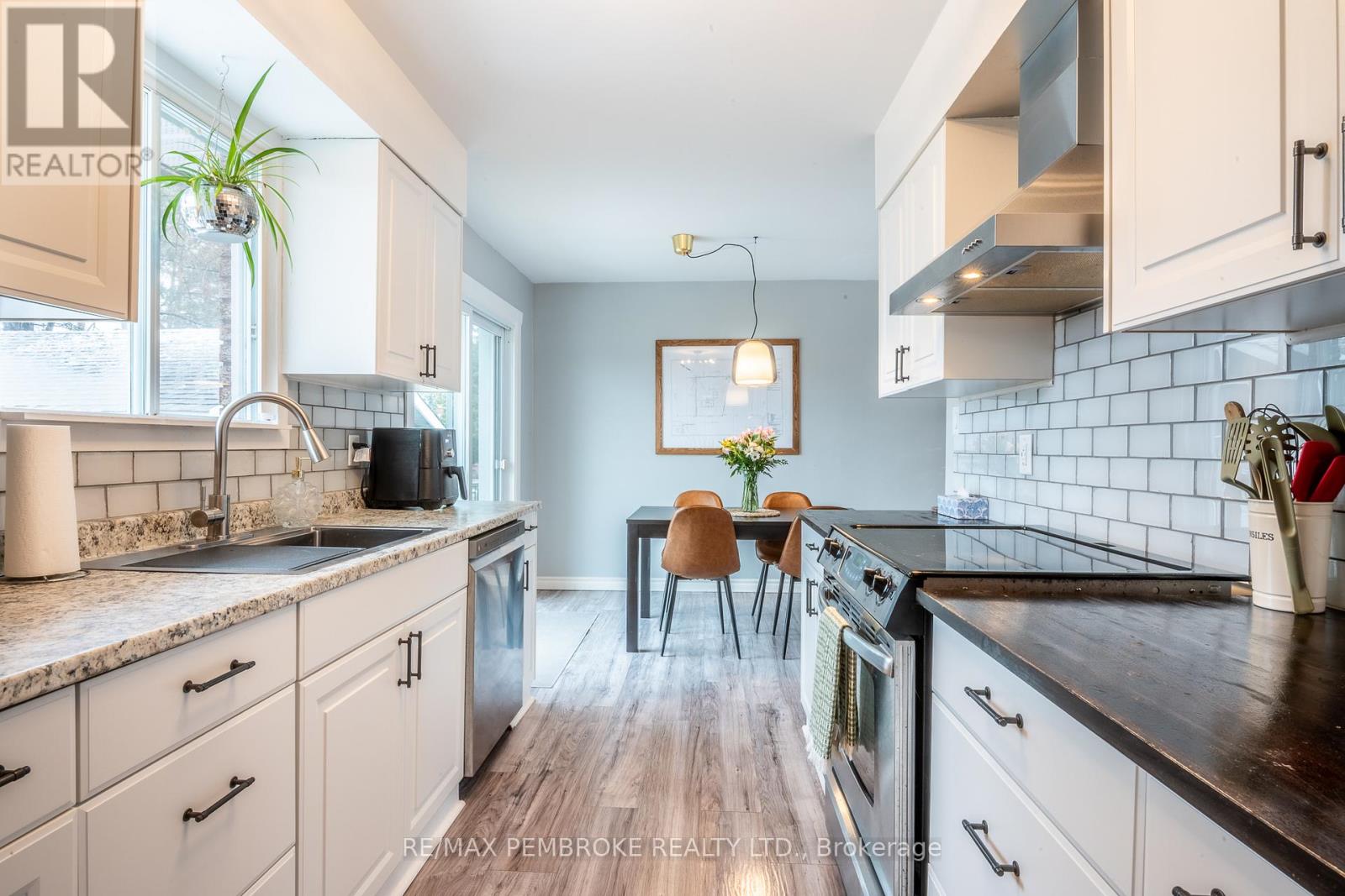 790 Lakeview Drive, Petawawa, Ontario K8A 7E9 - Photo 11 - X12989670