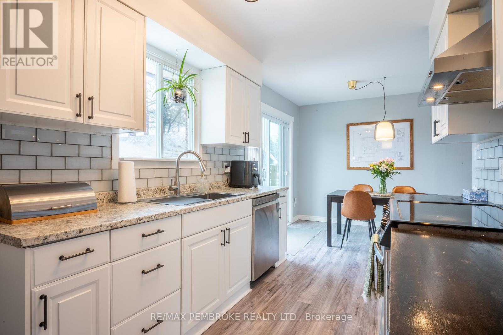 790 Lakeview Drive, Petawawa, Ontario K8A 7E9 - Photo 12 - X12989670