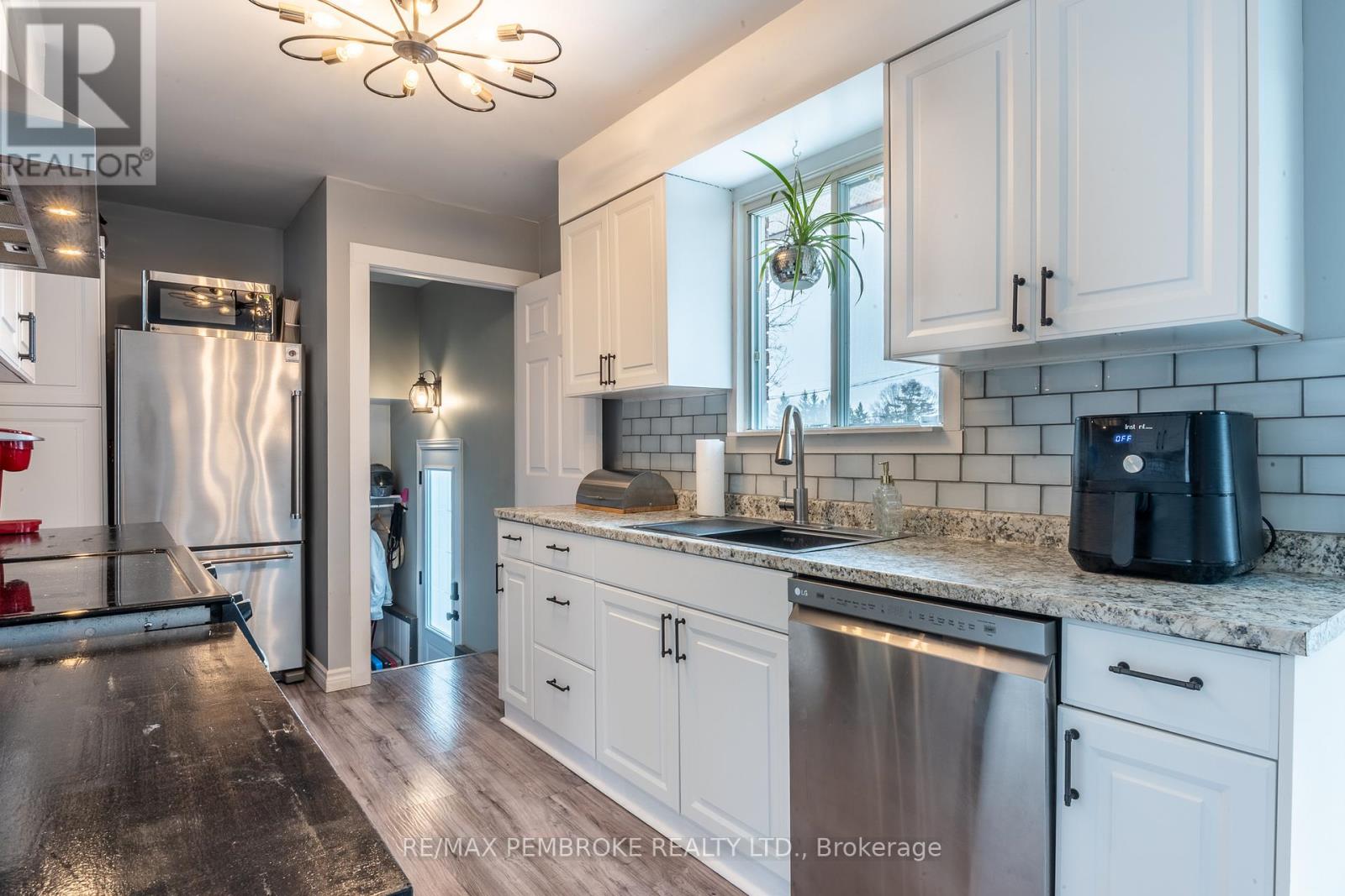 790 Lakeview Drive, Petawawa, Ontario K8A 7E9 - Photo 18 - X12989670