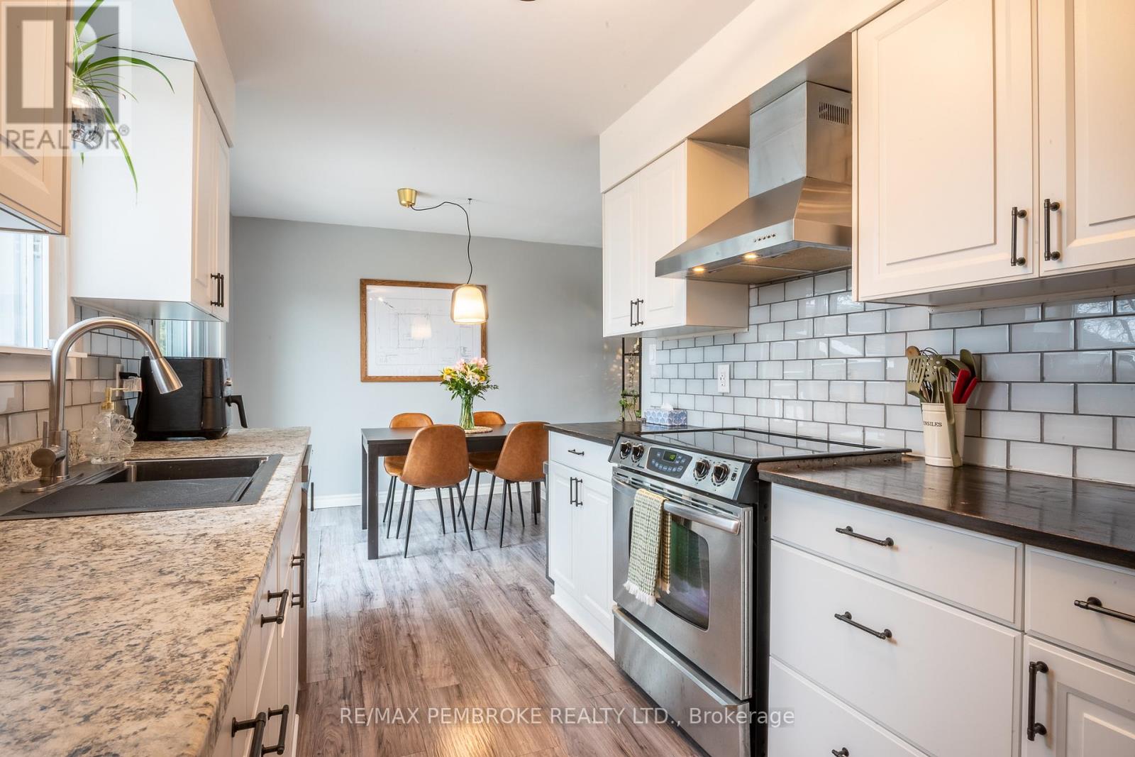 790 Lakeview Drive, Petawawa, Ontario K8A 7E9 - Photo 20 - X12989670