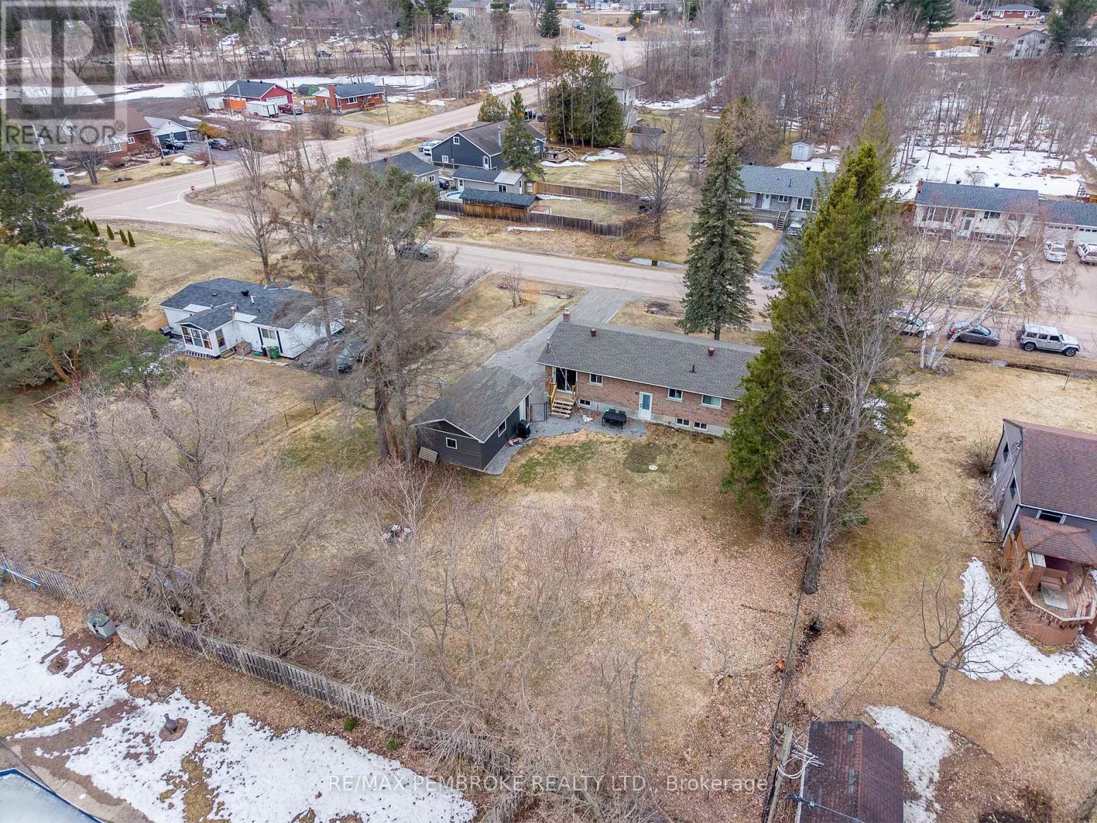 790 Lakeview Drive, Petawawa, Ontario K8A 7E9 - Photo 36 - X12989670