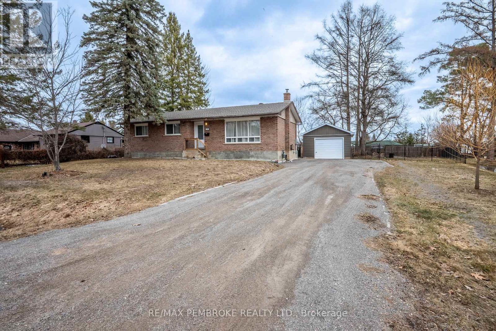 790 Lakeview Drive, Petawawa, Ontario K8A 7E9 - Photo 38 - X12989670