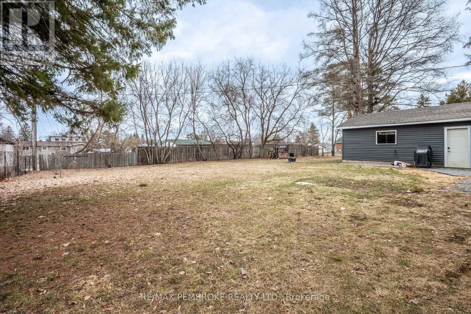 790 Lakeview Drive, Petawawa, Ontario K8A 7E9 - Photo 4 - X12989670