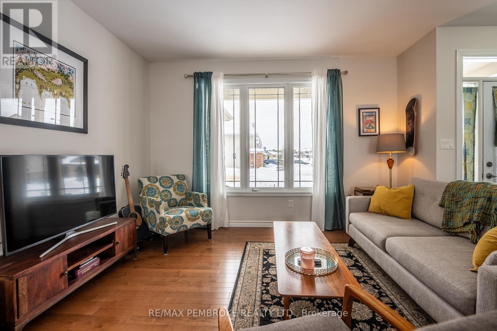 545 Gardner Crescent, Petawawa, Ontario  K8H 0C4 - Photo 15 - X12989680