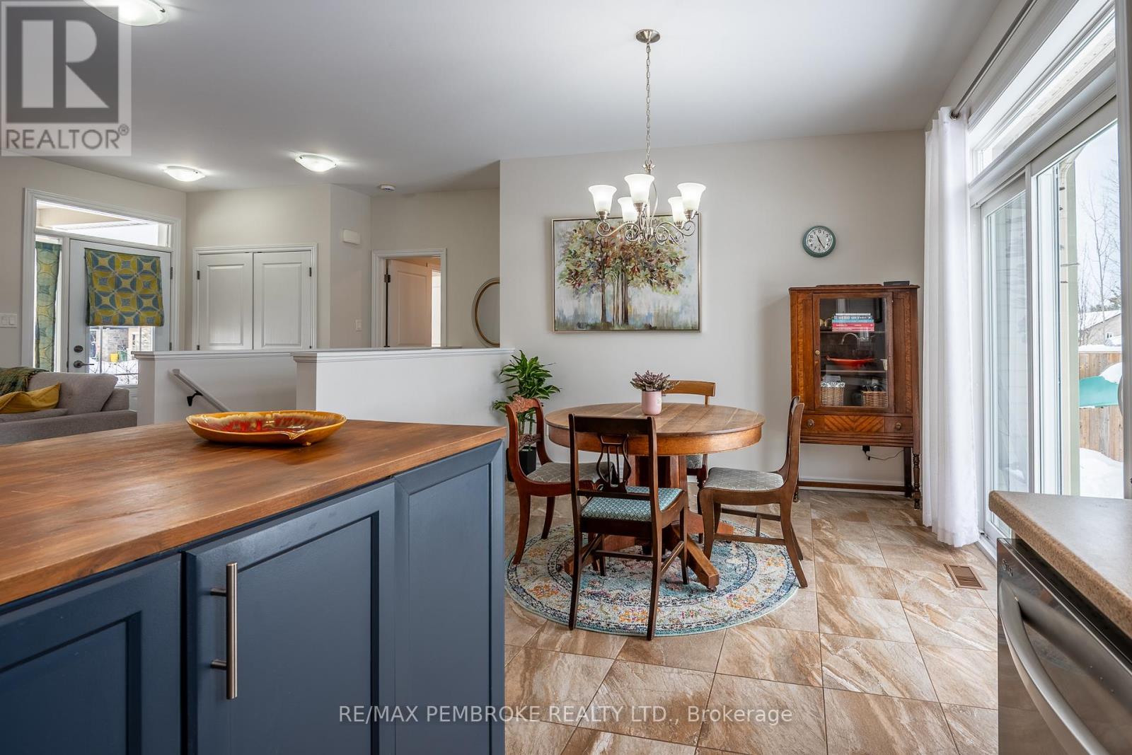 545 Gardner Crescent, Petawawa, Ontario  K8H 0C4 - Photo 21 - X12989680