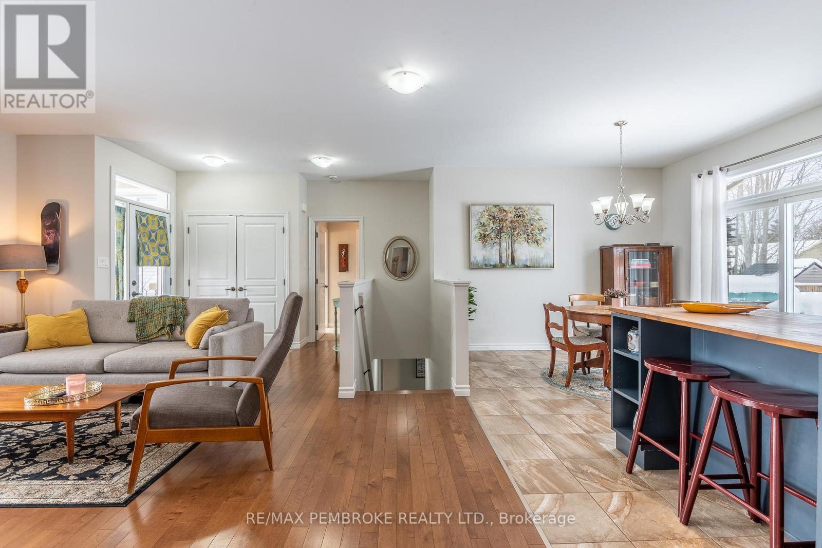 545 Gardner Crescent, Petawawa, Ontario  K8H 0C4 - Photo 22 - X12989680