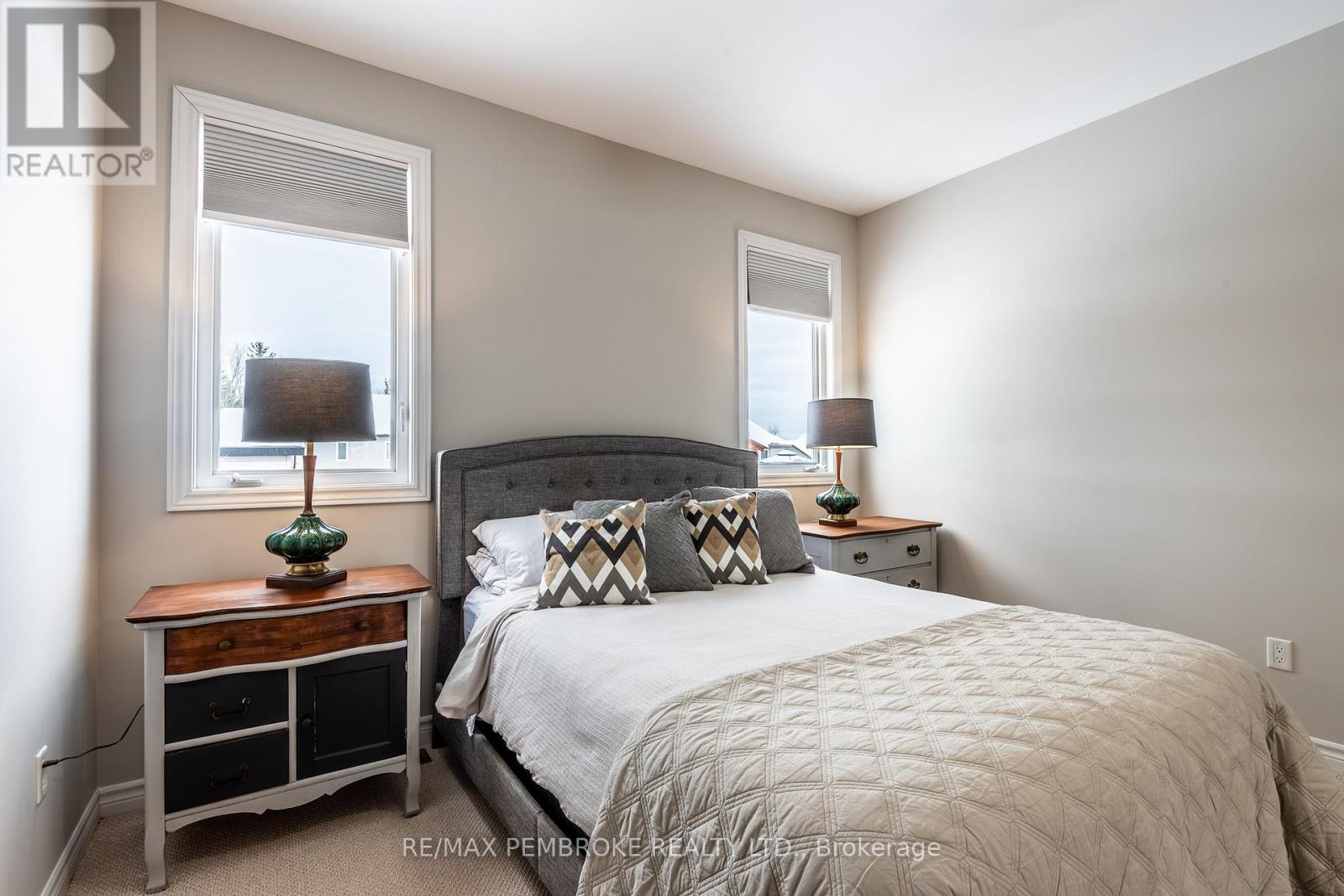 545 Gardner Crescent, Petawawa, Ontario  K8H 0C4 - Photo 26 - X12989680