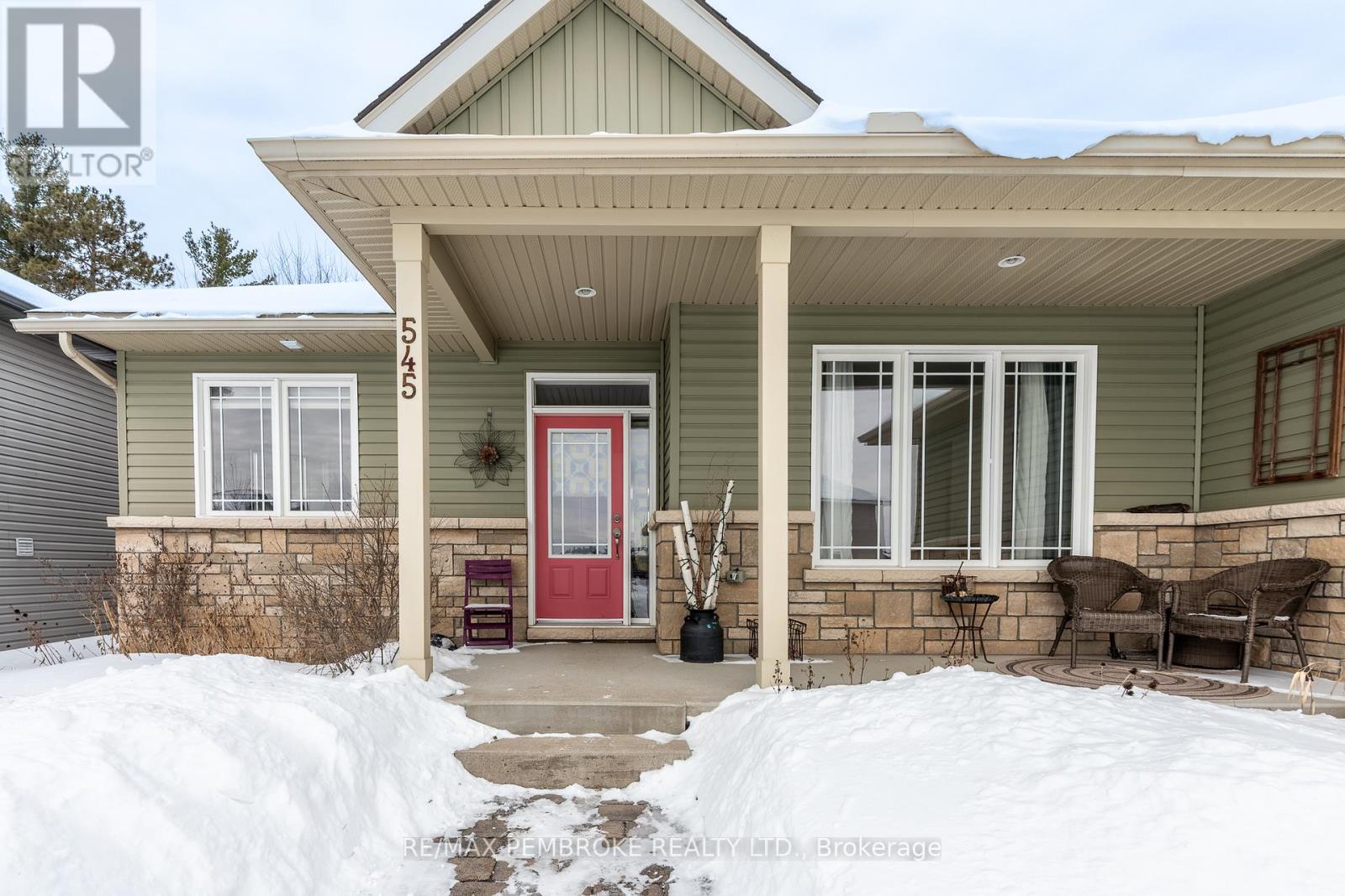 545 Gardner Crescent, Petawawa, Ontario  K8H 0C4 - Photo 5 - X12989680