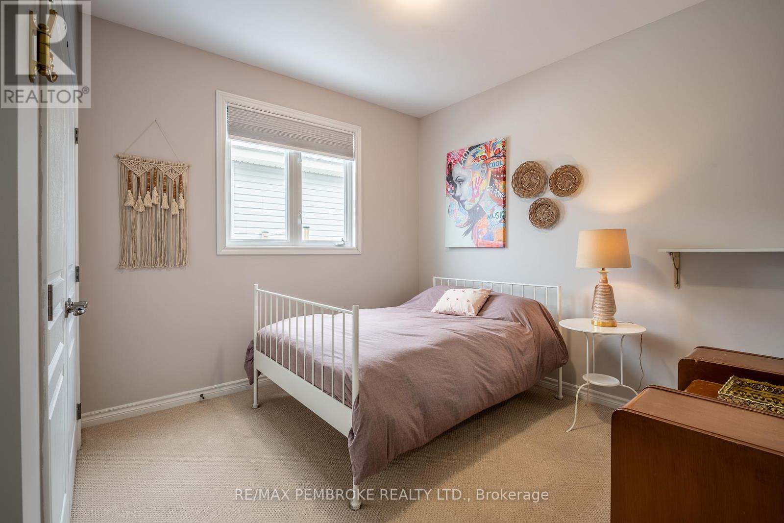 545 Gardner Crescent, Petawawa, Ontario  K8H 0C4 - Photo 7 - X12989680