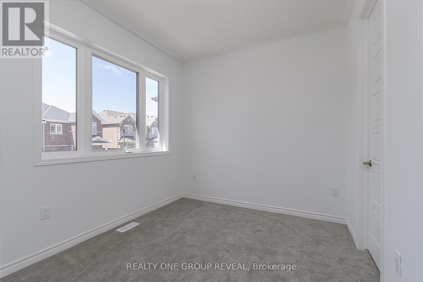 3383 Salt Springs Drive, Pickering, Ontario  L1X 0T3 - Photo 18 - E12989678