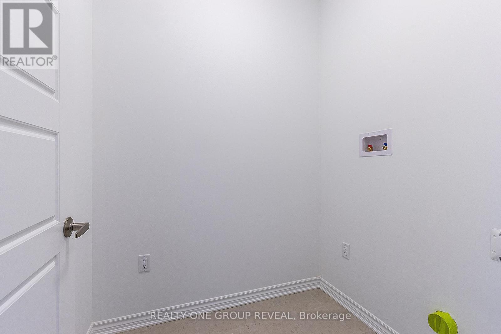 3383 Salt Springs Drive, Pickering, Ontario  L1X 0T3 - Photo 21 - E12989678