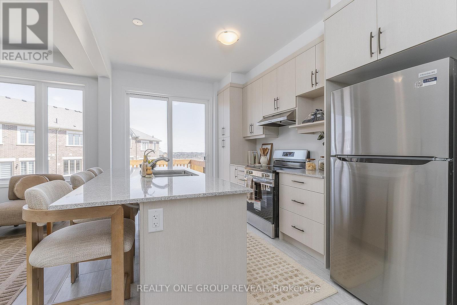 3383 Salt Springs Drive, Pickering, Ontario  L1X 0T3 - Photo 9 - E12989678