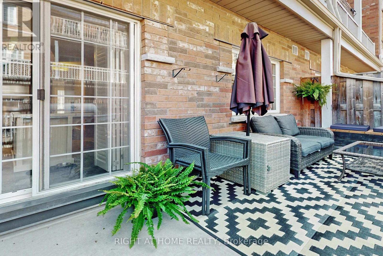 33 Brockville Street, Toronto, Ontario  M4E 0A7 - Photo 16 - E12989806