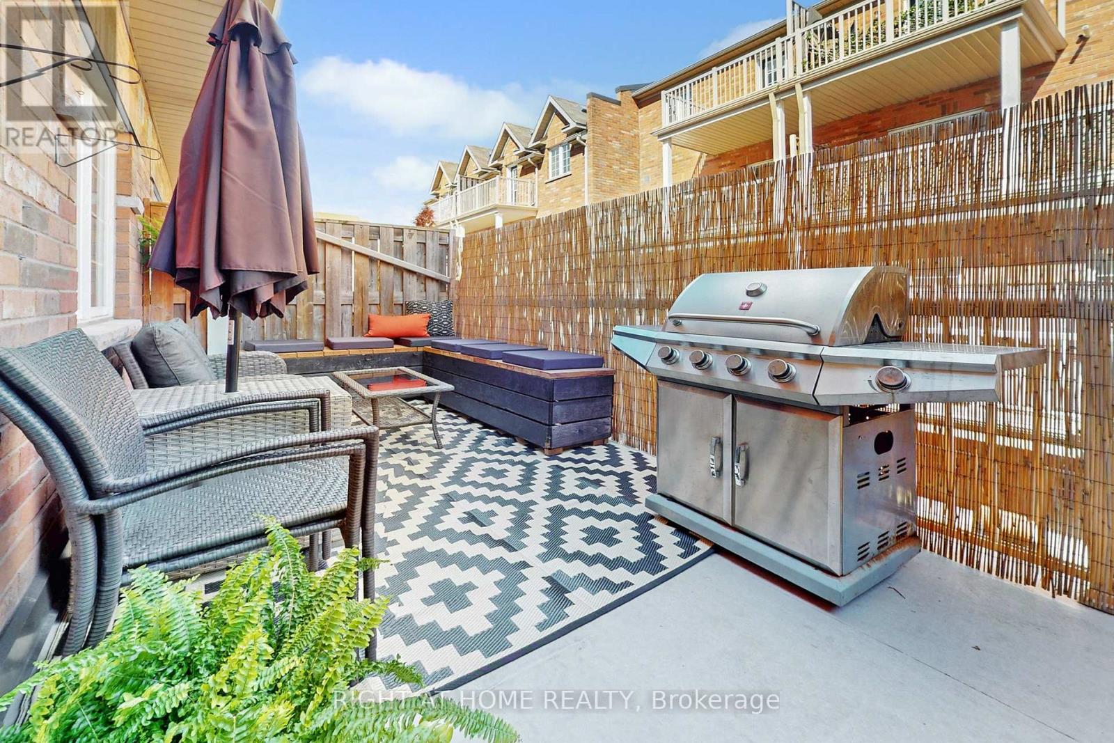 33 Brockville Street, Toronto, Ontario  M4E 0A7 - Photo 17 - E12989806