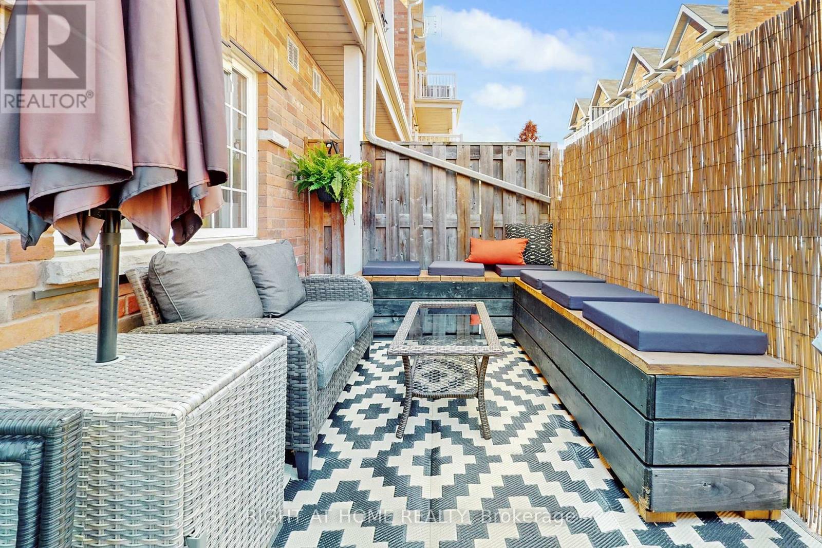 33 Brockville Street, Toronto, Ontario  M4E 0A7 - Photo 18 - E12989806