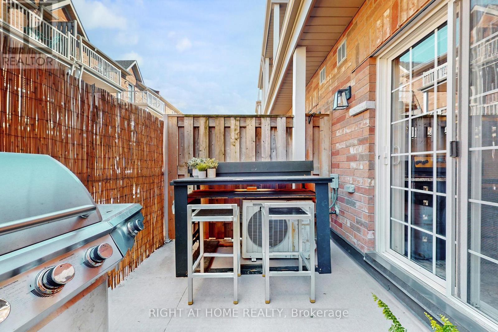 33 Brockville Street, Toronto, Ontario  M4E 0A7 - Photo 20 - E12989806