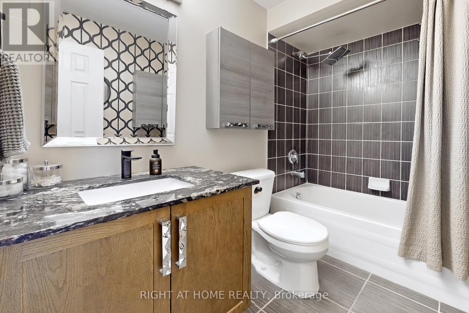 33 Brockville Street, Toronto, Ontario  M4E 0A7 - Photo 27 - E12989806