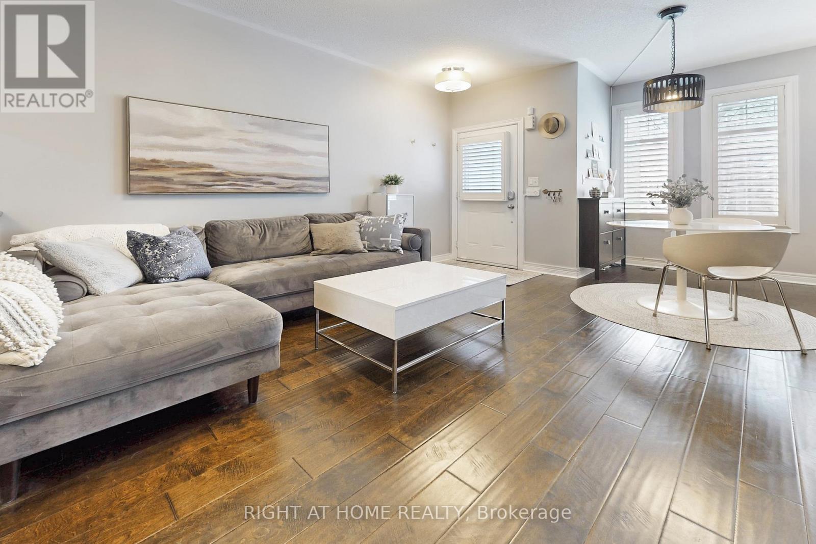 33 Brockville Street, Toronto, Ontario  M4E 0A7 - Photo 3 - E12989806