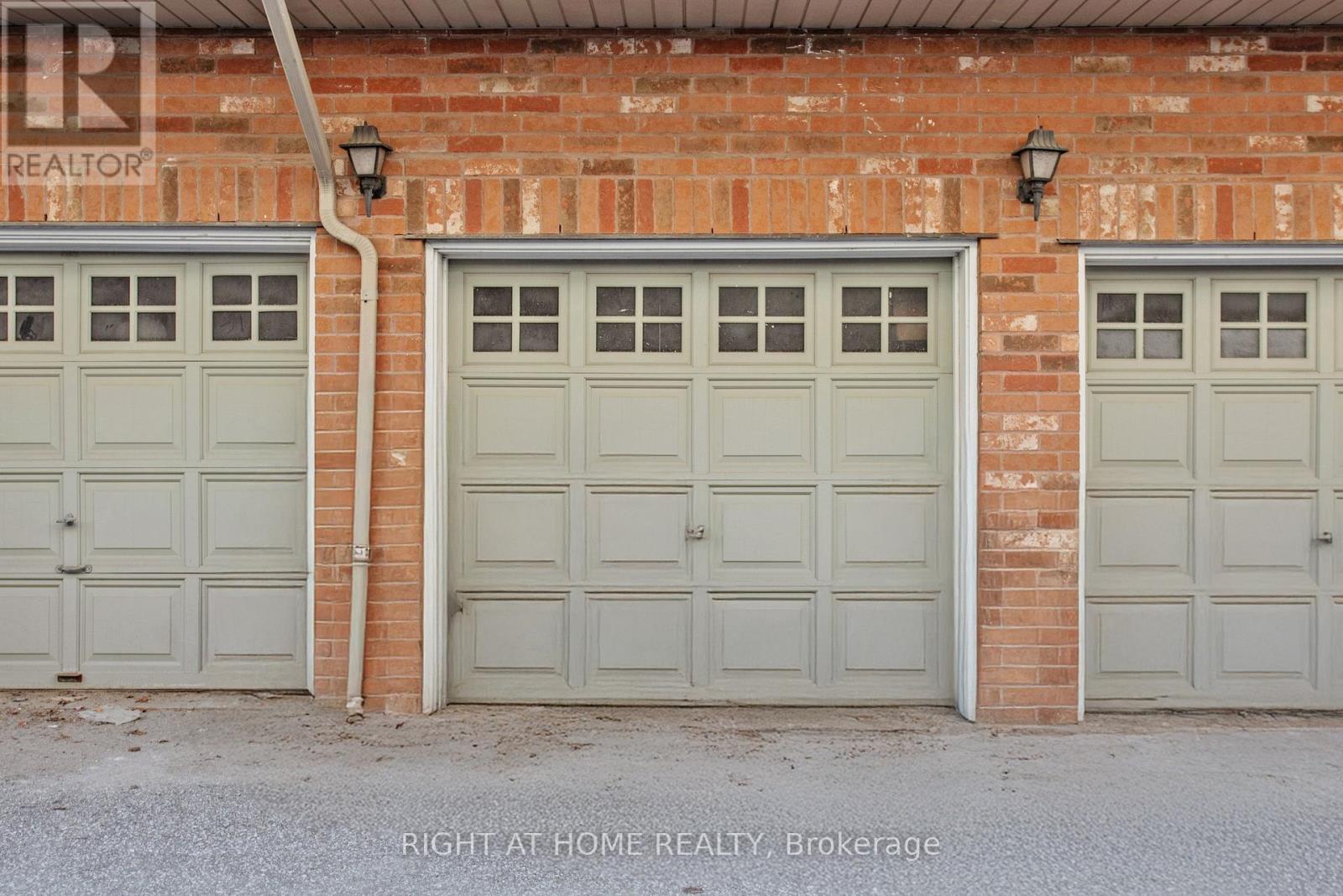 33 Brockville Street, Toronto, Ontario  M4E 0A7 - Photo 34 - E12989806