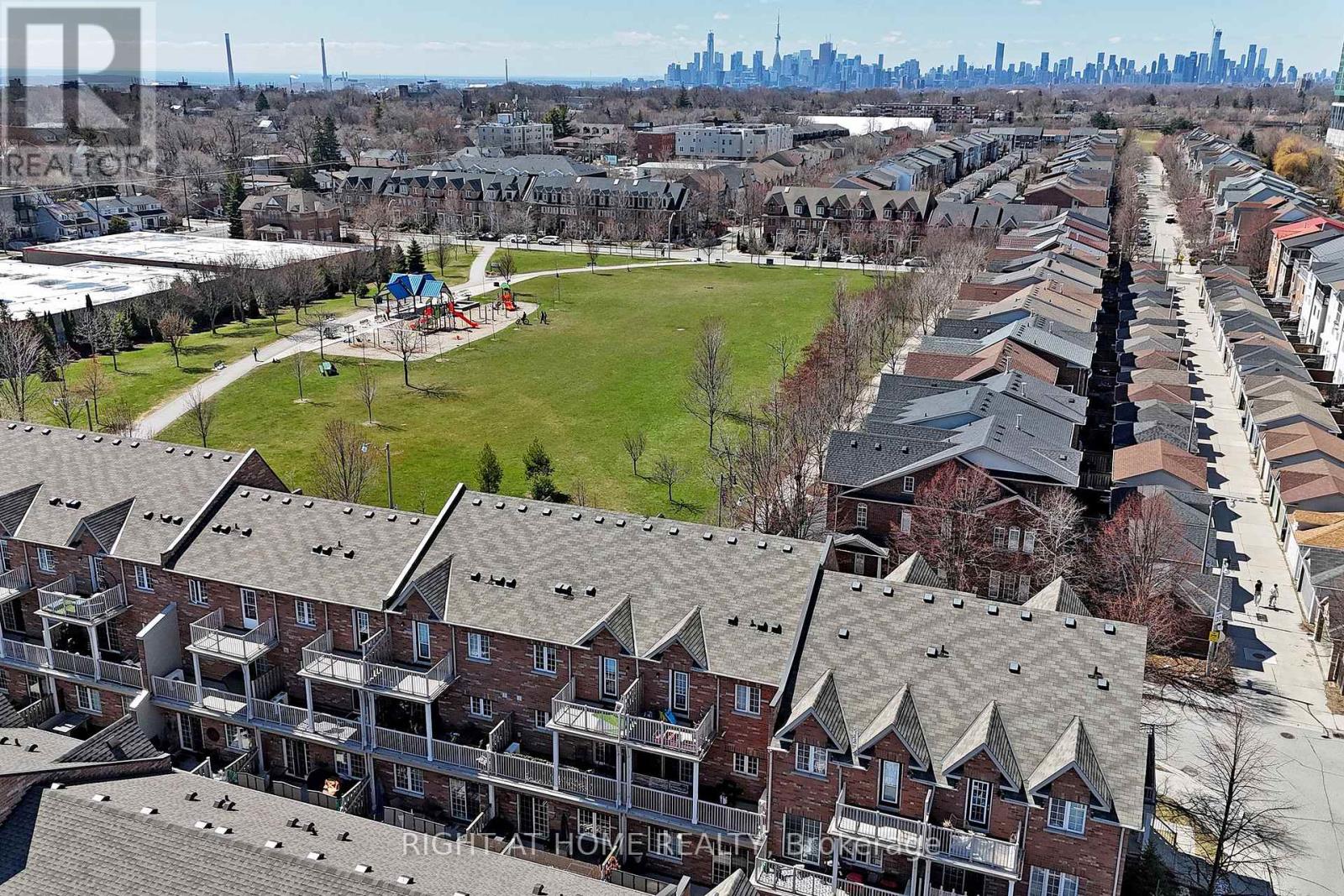 33 Brockville Street, Toronto, Ontario  M4E 0A7 - Photo 37 - E12989806