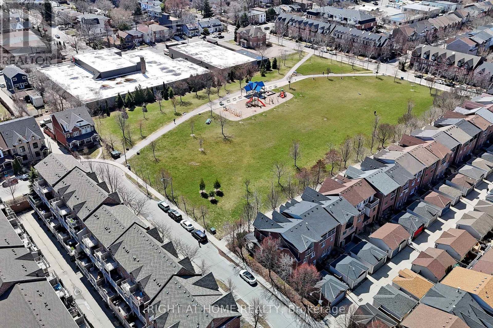 33 Brockville Street, Toronto, Ontario  M4E 0A7 - Photo 40 - E12989806