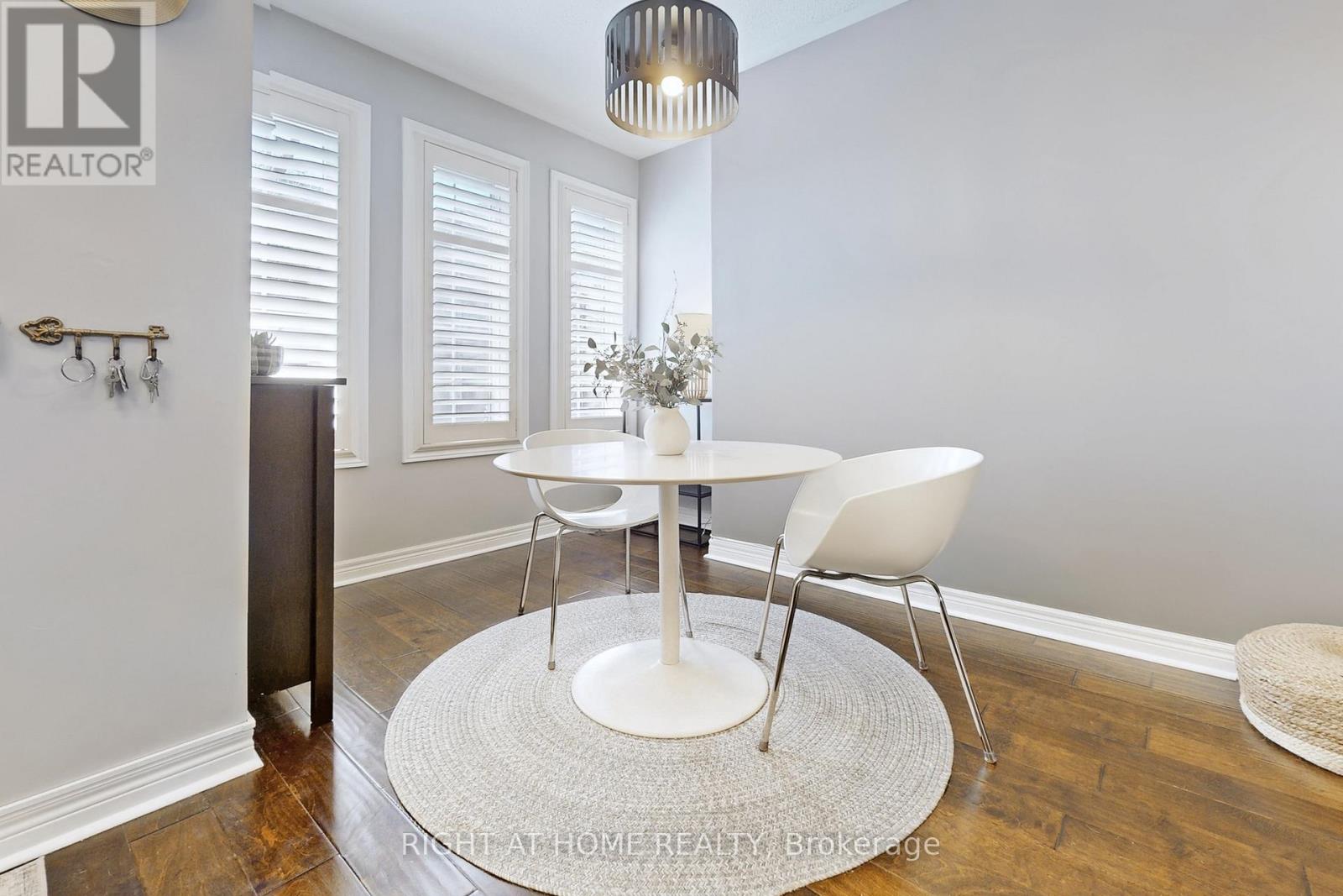 33 Brockville Street, Toronto, Ontario  M4E 0A7 - Photo 8 - E12989806