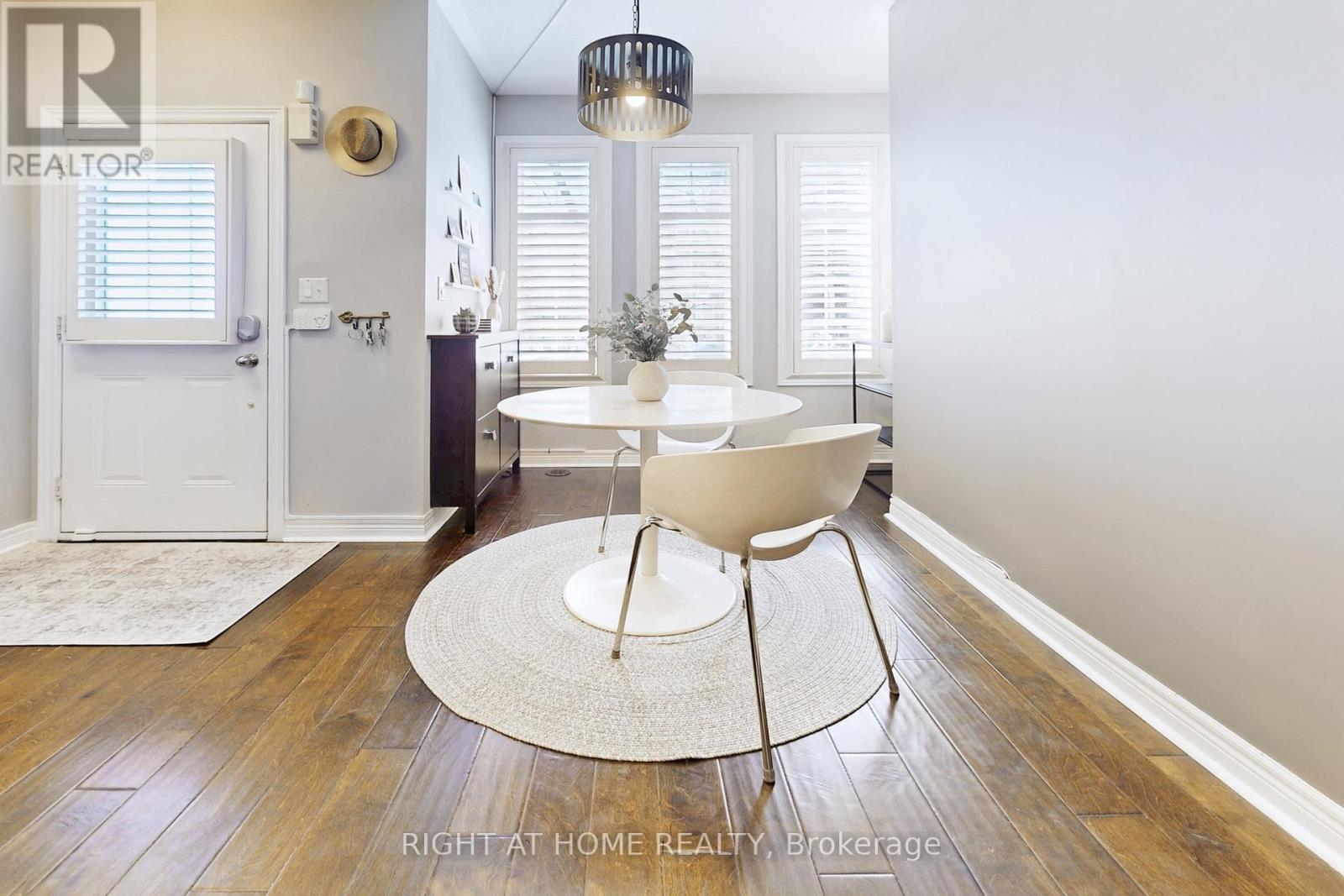 33 Brockville Street, Toronto, Ontario  M4E 0A7 - Photo 9 - E12989806