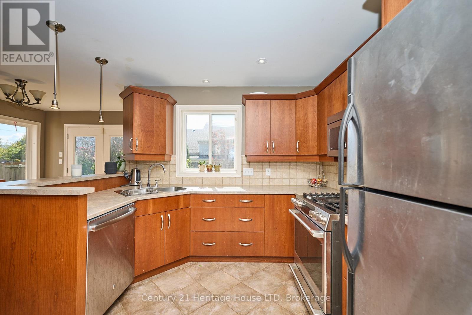 4 Arlene Street, St. Catharines, Ontario  L2S 4C9 - Photo 10 - X12989538